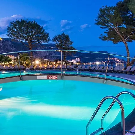 Hotel Bleues Delcloy 3*