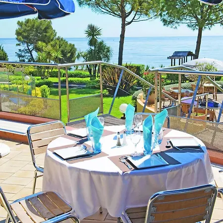 Hotel Bleues Delcloy 3*