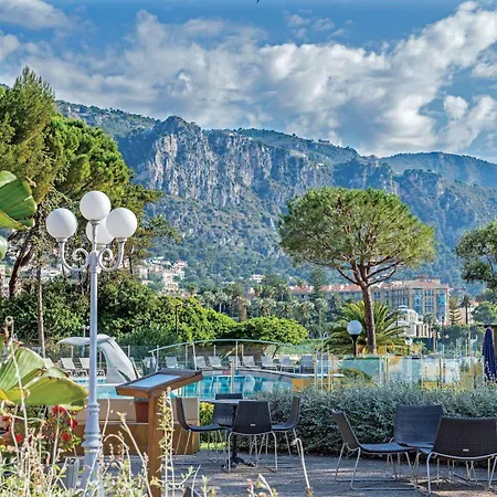 Hotel Bleues Delcloy 3*