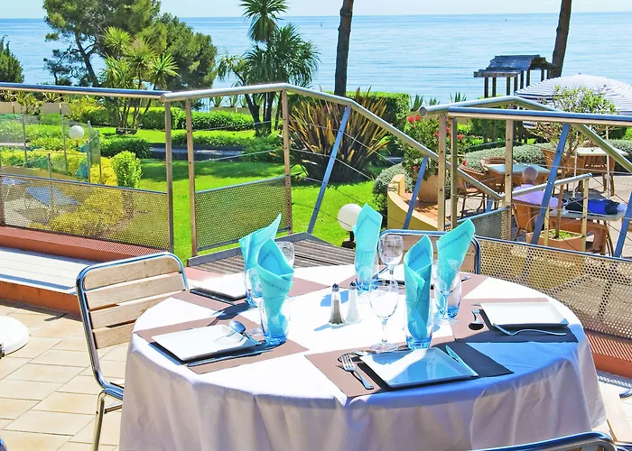 Hotel Bleues Delcloy 3*