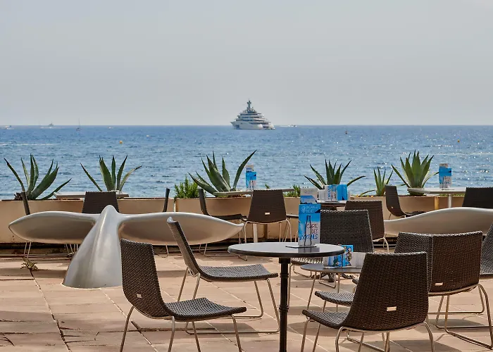 Bleues Delcloy Hotel